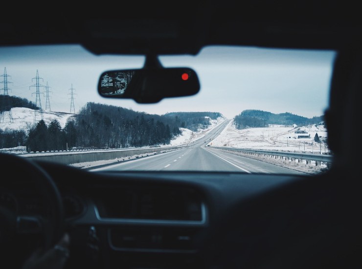 Auto in strada 