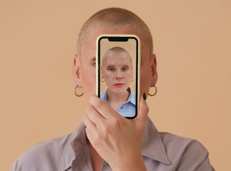 replica immagine sui social - freepik- corrieredicomo.it