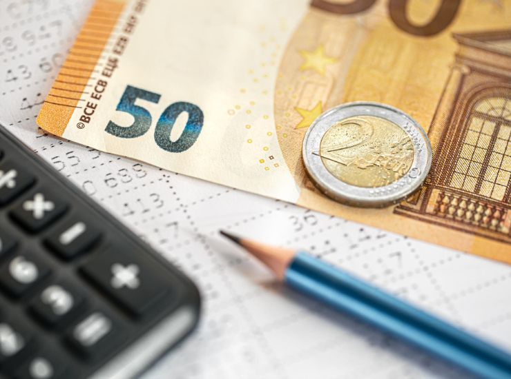 trattenuta soldi - freepik - corrieredicomo.it