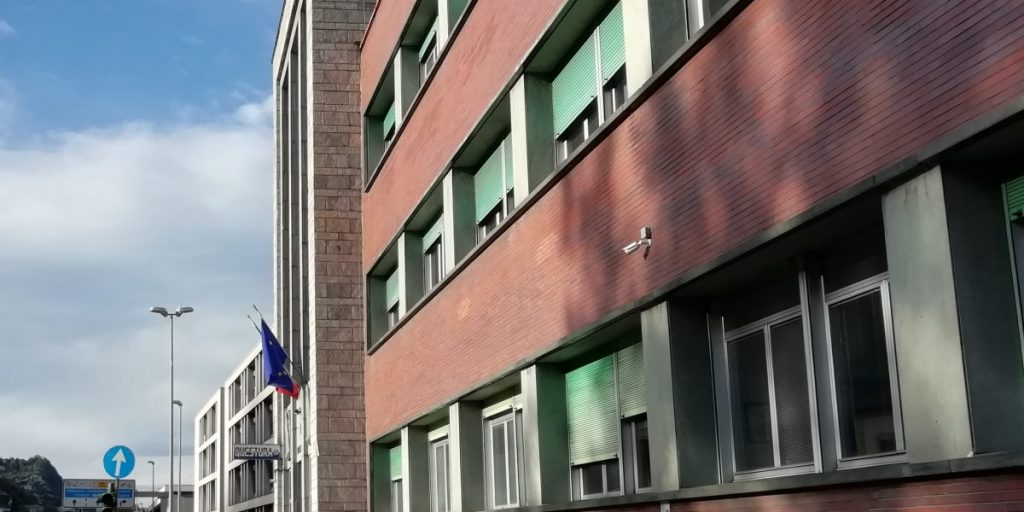 Piantagione di marijuana in via Rienza scoperta dalla polizia: c’è un denunciato