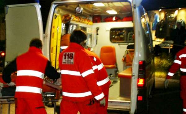Donna investita sulla Lomazzo-Bizzarone, è grave