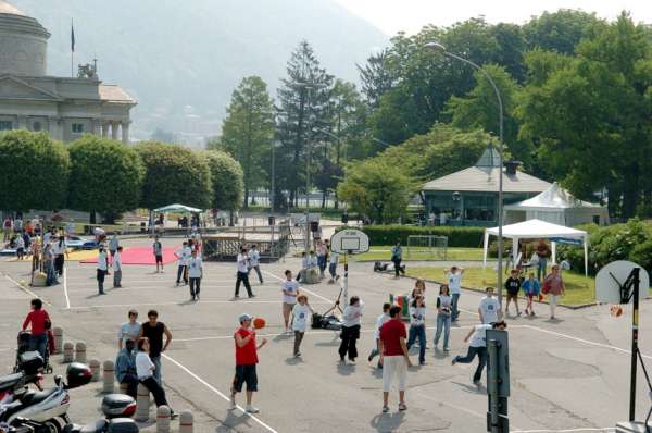 Nuovi giardini a lago di Como, fumata grigia. La giunta rinvia l’ok al progetto