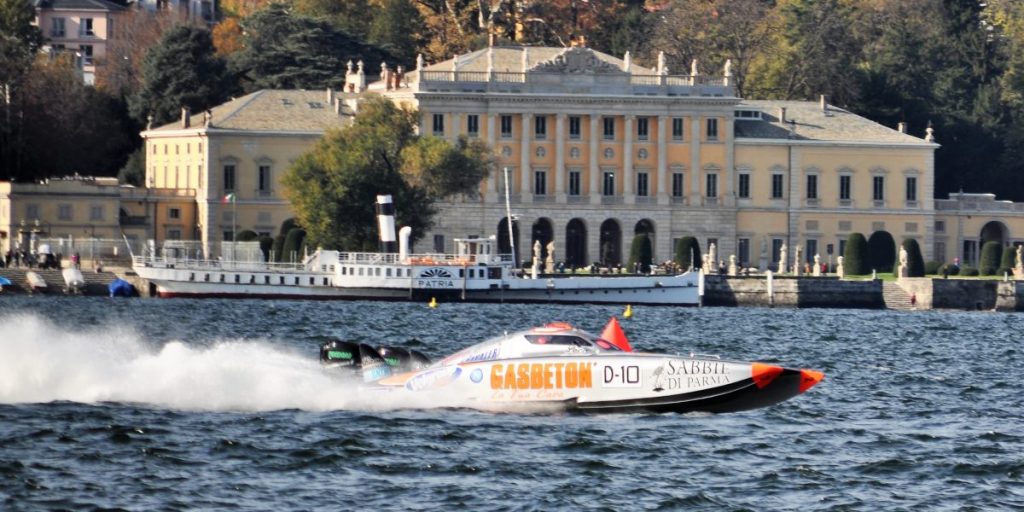 Centomiglia del Lario: la motonautica iridata per tre giorni sul Lago di Como
