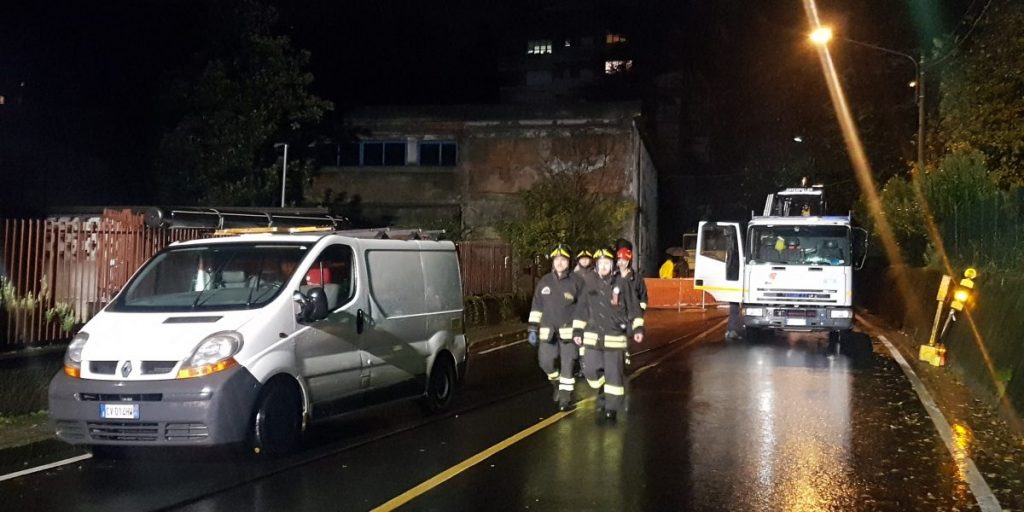 Nuova frana in via Carso: strada chiusa. Rientrati a casa gli sfollati per la fuga di gas