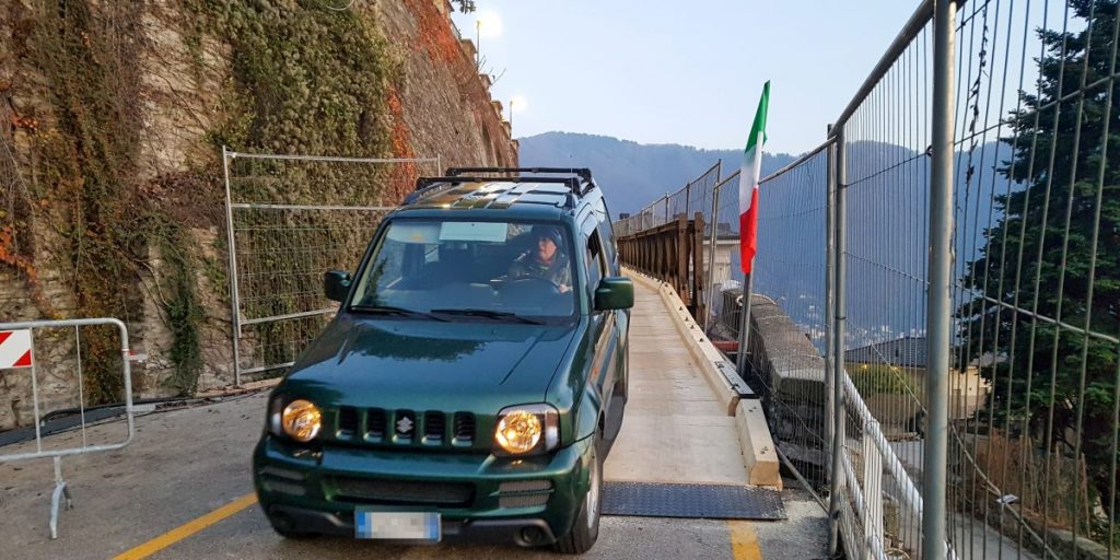 Ieri pomeriggio la prima auto sul ponte: Rovenna non è più una frazione isolata