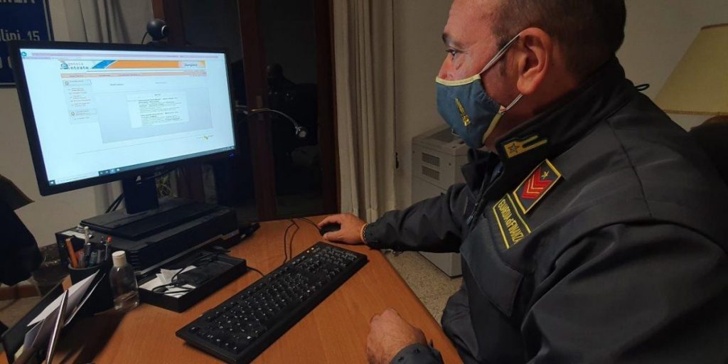 Reddito di cittadinanza non dovuto: denunciata una donna di Faloppio