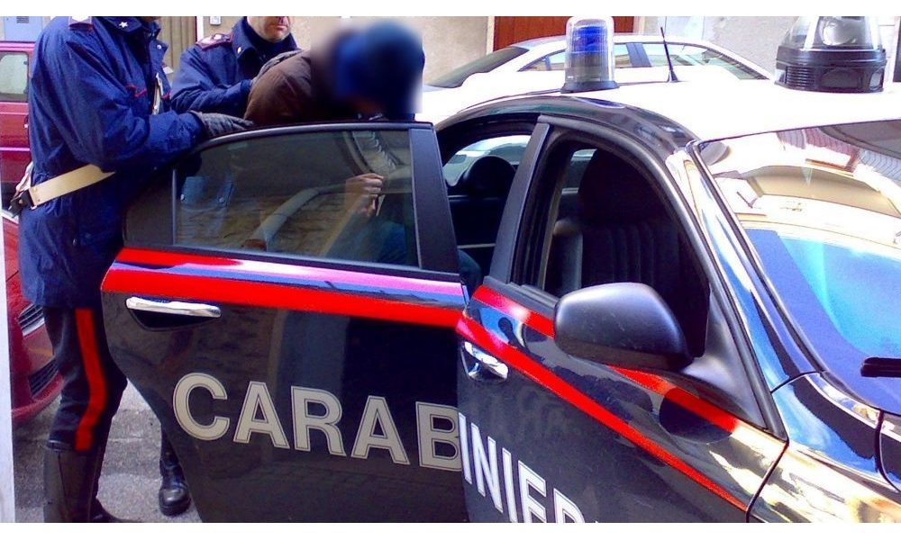 3 Cc feriti in arresti flagranza a Prato