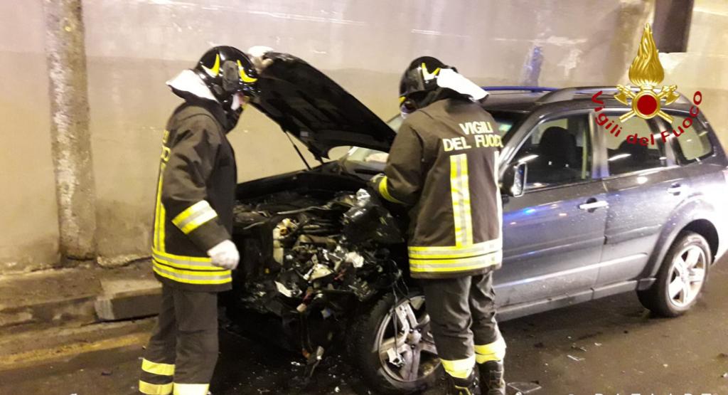 Cernobbio, incidente in galleria. Tre feriti e traffico in tilt