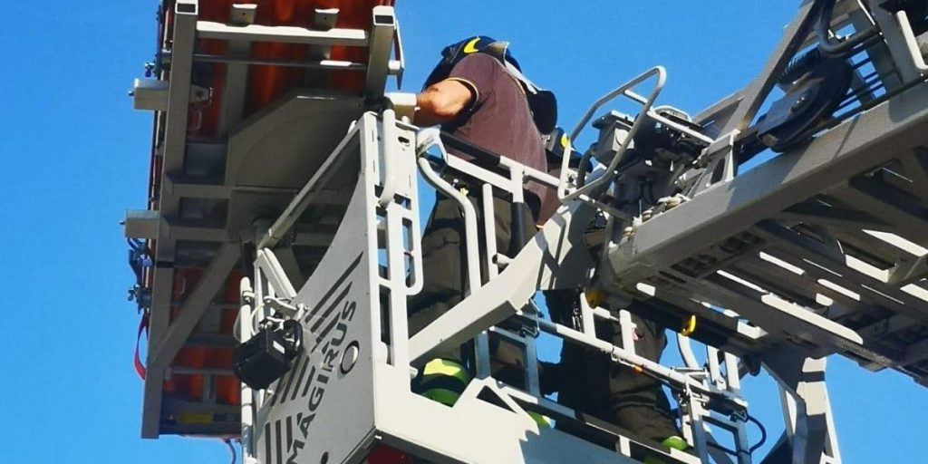 I vigili del fuoco intervengono a Olgiate Comasco per una caduta in casa