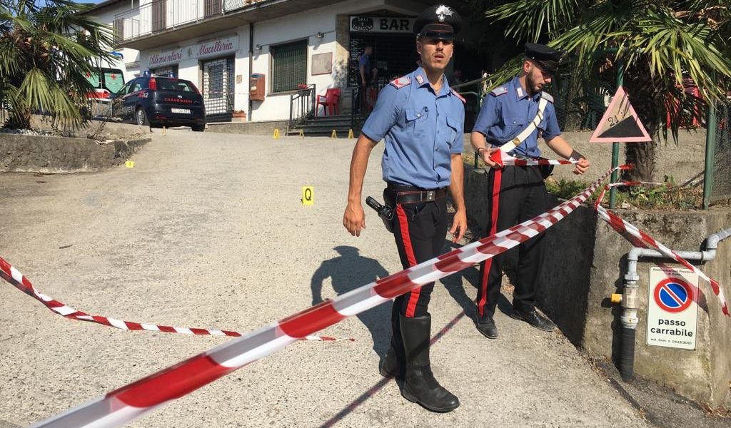 Dramma a Cermenate: ragazzo di 32 anni si spara fuori da un bar