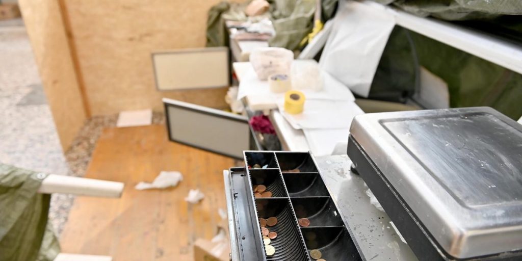 Raid al mercato coperto, Pd e Cinque Stelle attaccano la giunta: «La sicurezza è un problema serio»