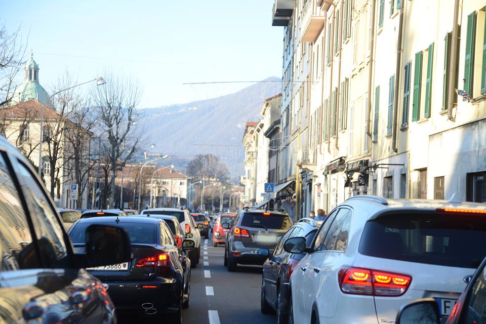 Qualità dell’aria. Nuove deroghe a Como per gli anziani e gli sportivi