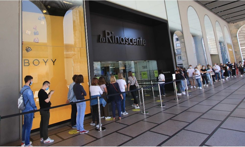 A Milano riparte un po’ lo shopping