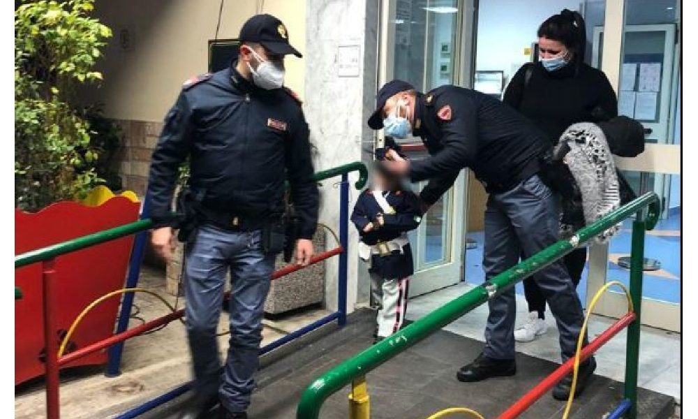 A Napoli la Ps esaudisce sogno bimbo di indossare la divisa