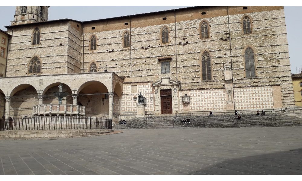 A Perugia notte con scenario coprifuoco