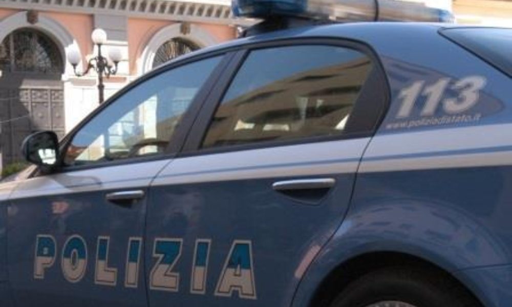 A Potenza anziano accoltella la moglie