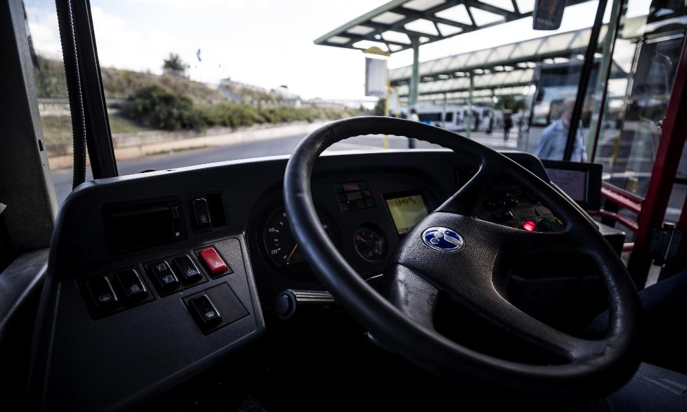 A Roma ancora un bus danneggiato