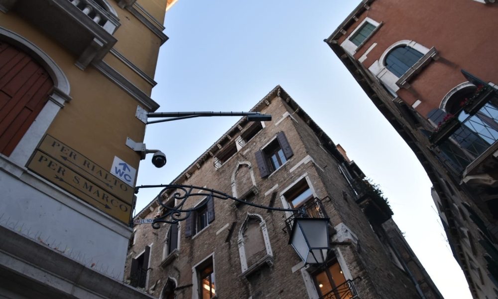 A Venezia, parte sistema contaturisti