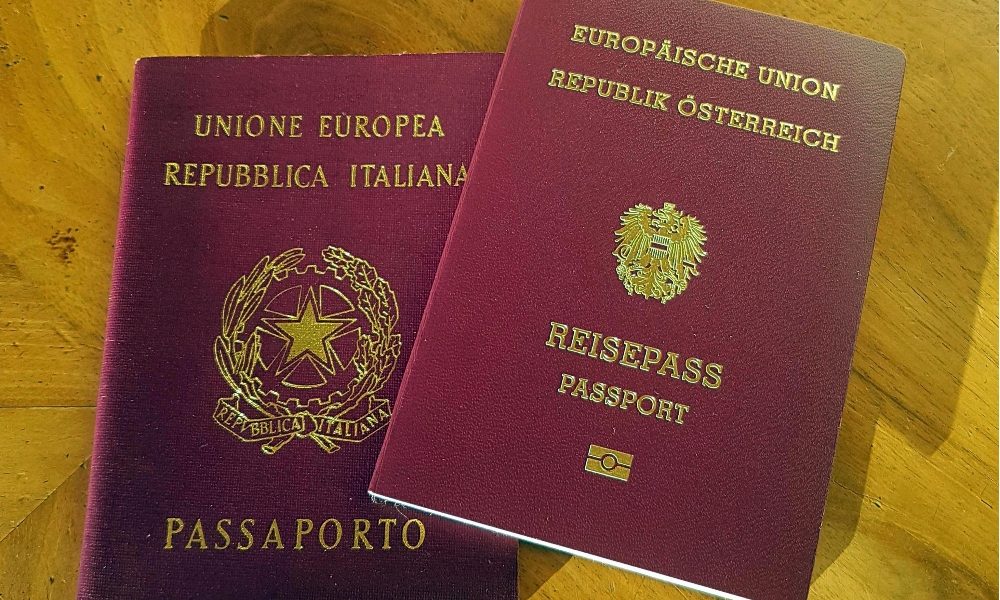 A  Vienna firme per doppio passaporto
