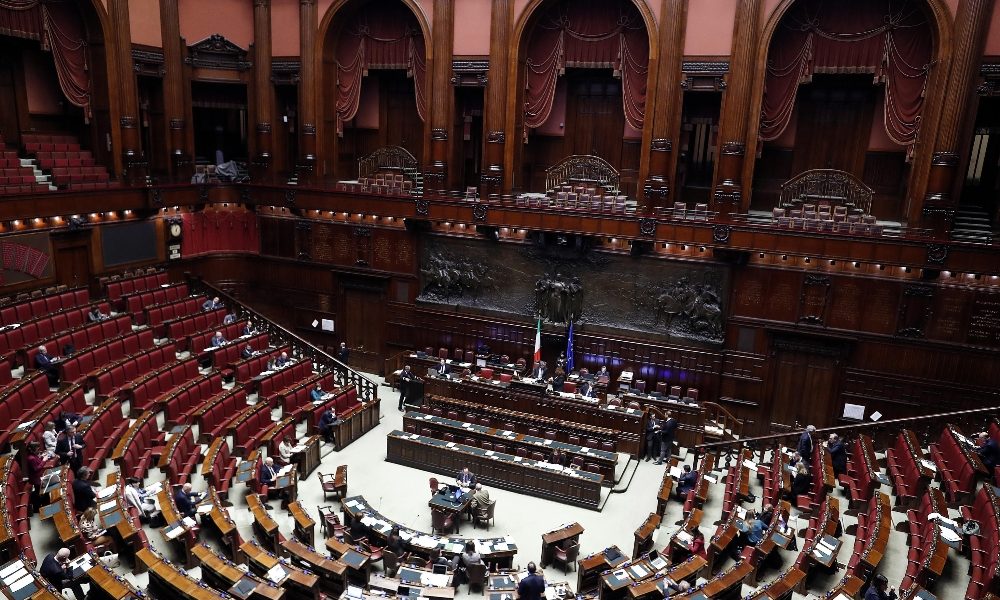 Democrazia, politica e virus: lunedì sera torna in diretta su Etv “Il Dariosauro”