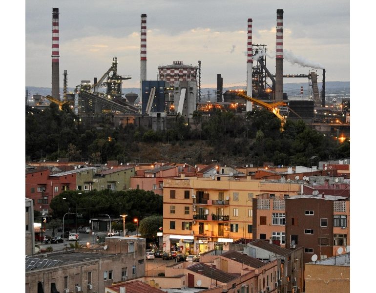 AMittal: ‘via emissioni in 30 gg o stop’