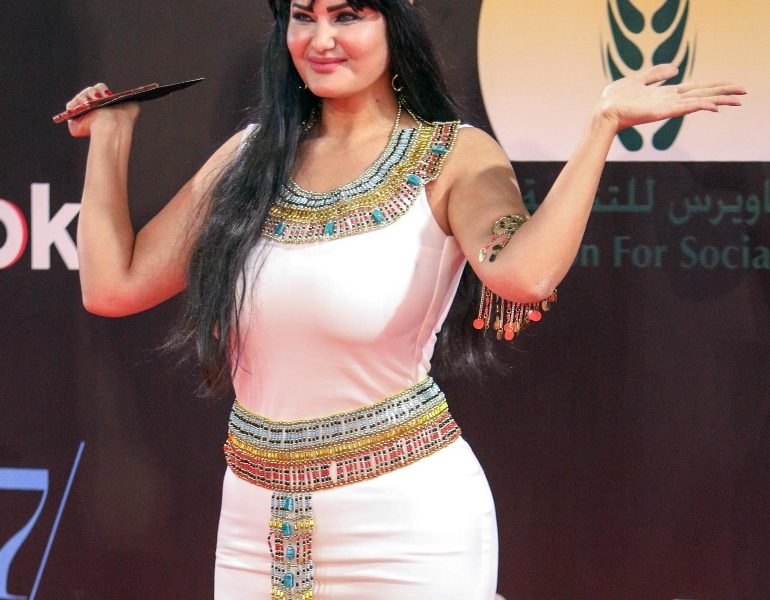 ANSA/ Egitto: 3 anni alla danzatrice El Masry, ‘è immorale’