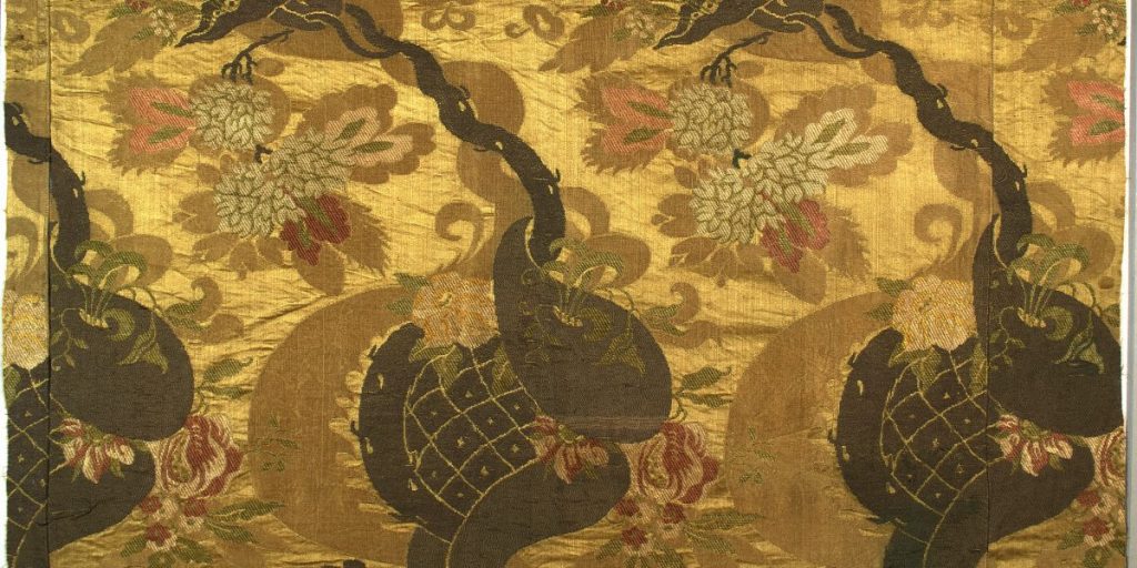 Bizzarrie tessili in mostra alla Fondazione Ratti