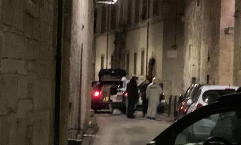 Accoltellato a Ascoli: arrestato l’uomo interrogato nella notte