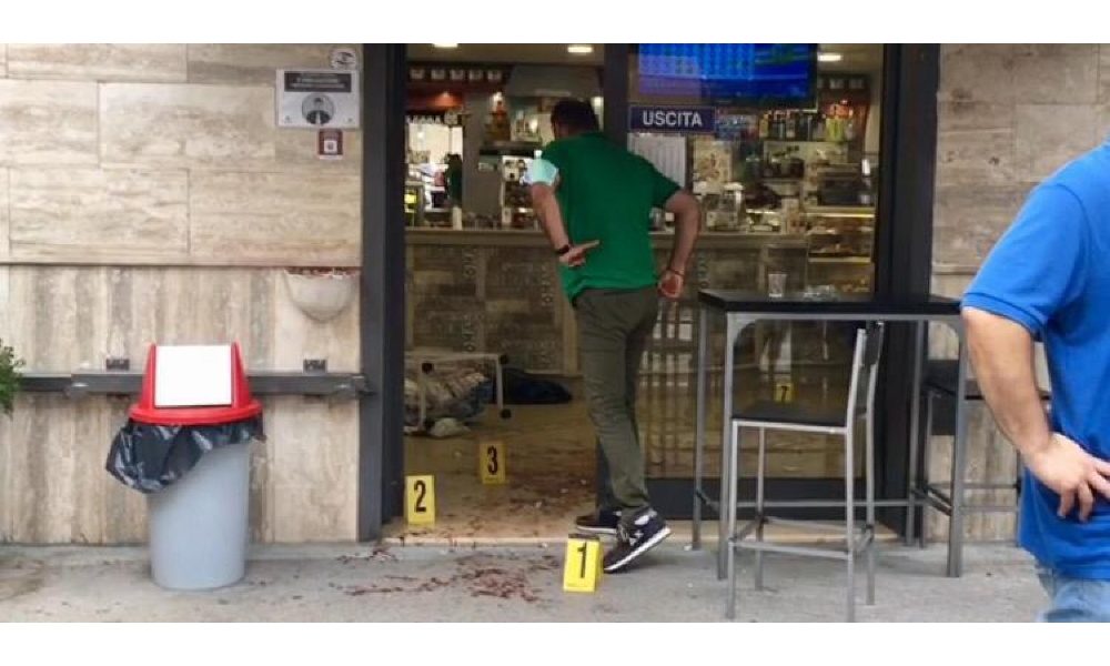 Accoltellato all’occhio in rapina, muore titolare bar Foggia