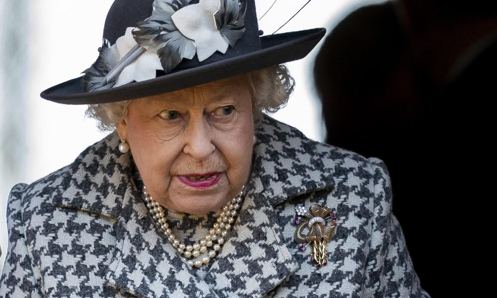 Accordo Brexit in vigore,firma la regina