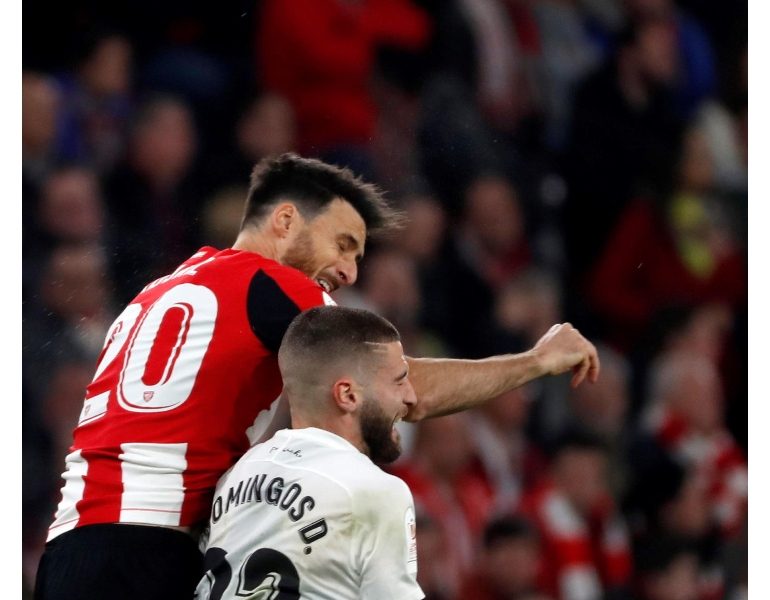 Aduriz rinvia il ritiro, prima la Coppa del Re