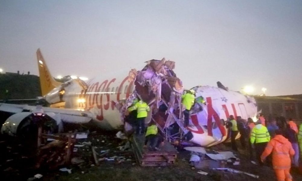 Aereo fuori pista a Istanbul, 120 feriti
