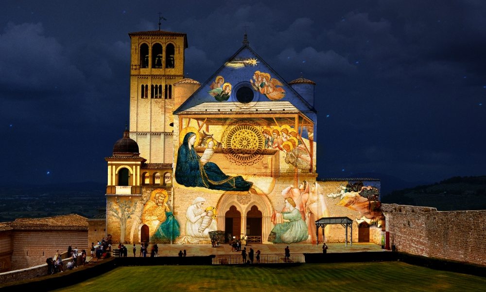 Affreschi Giotto proiettati su facciate per Natale Assisi