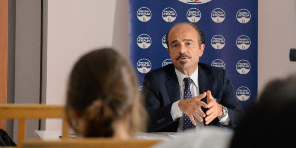Gli automobilisti stranieri non pagano le multe, la denuncia di Alessio Butti