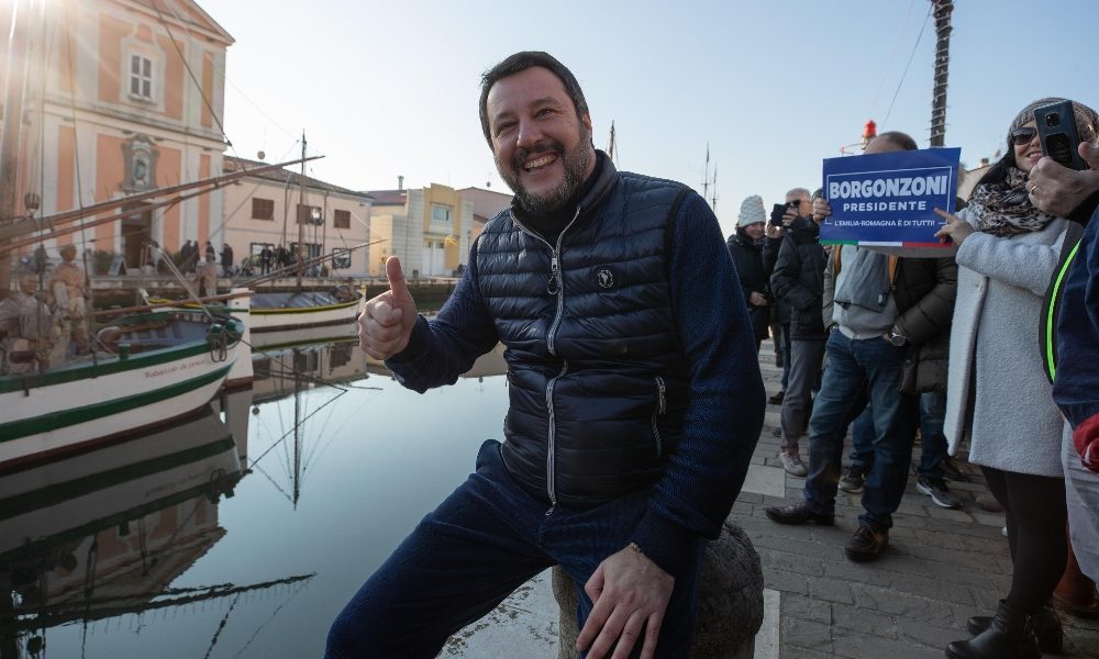 Alitalia: Salvini, no a svendite