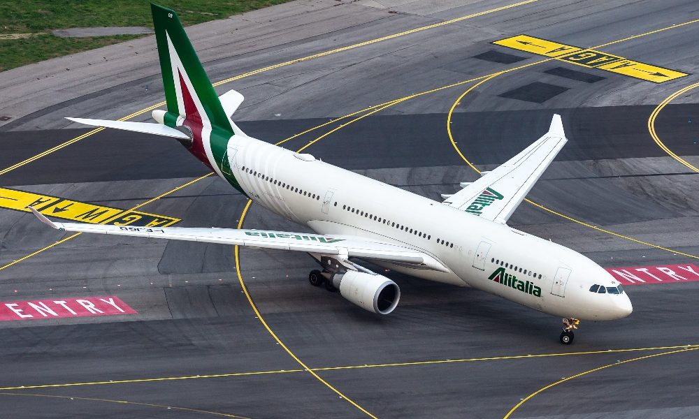 Alitalia: a Caio compenso 70mila euro, 35mila a consiglieri
