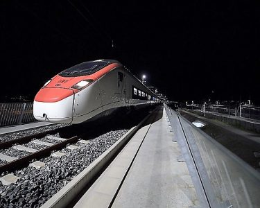 Rapina all’ufficio postale di Laino: malviventi in fuga con 1.700 euro