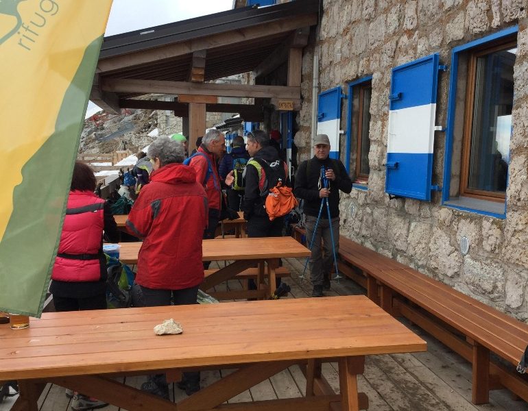 Alpinista dato disperso era a mangiare