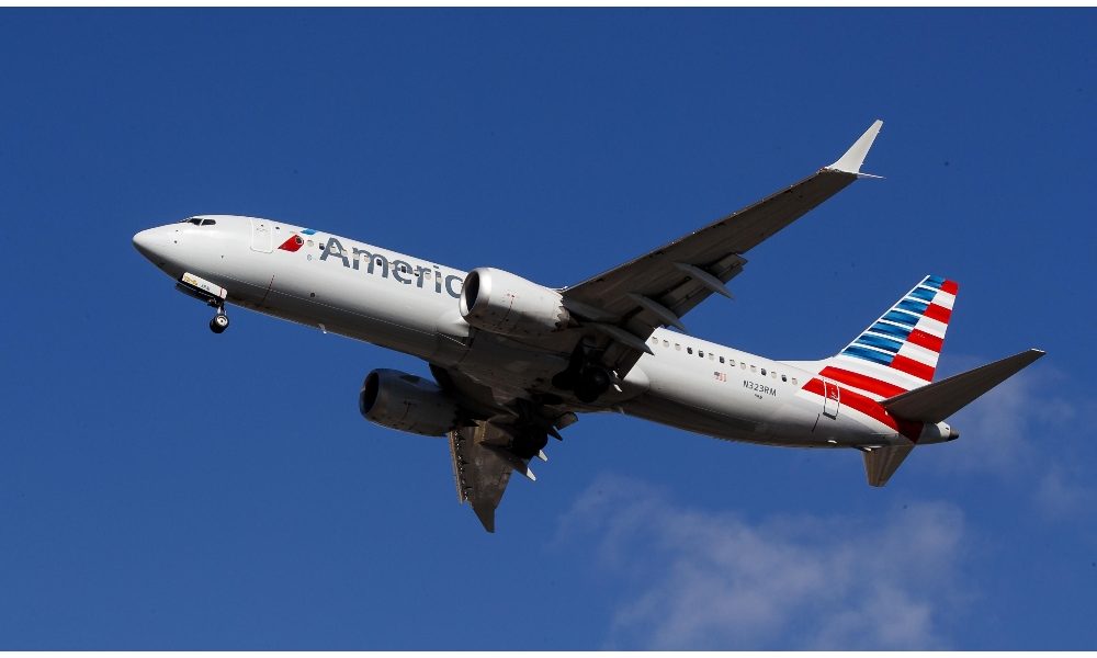 American Airlines, 19 mila a casa in congedo non pagato