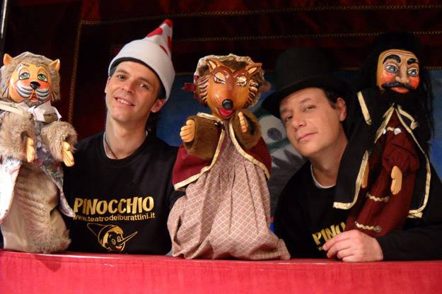 A Como arriva Pinocchio, un burattino contro il bullismo
