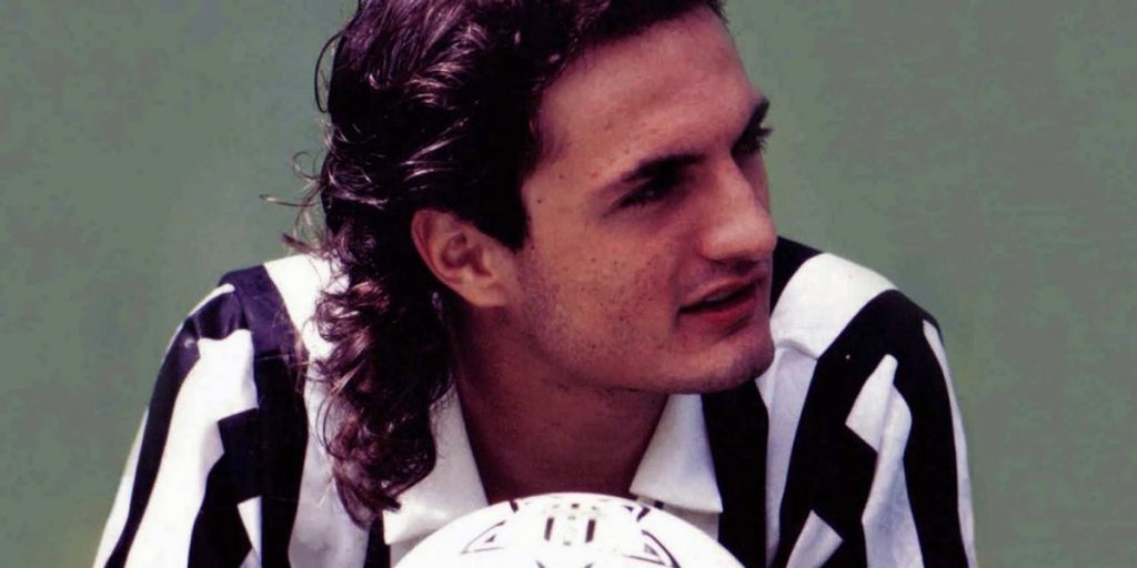 Omaggio ad Andrea Fortunato. Il giocatore cresciuto nel Como è scomparso il 25 aprile del 1995 a 24 anni