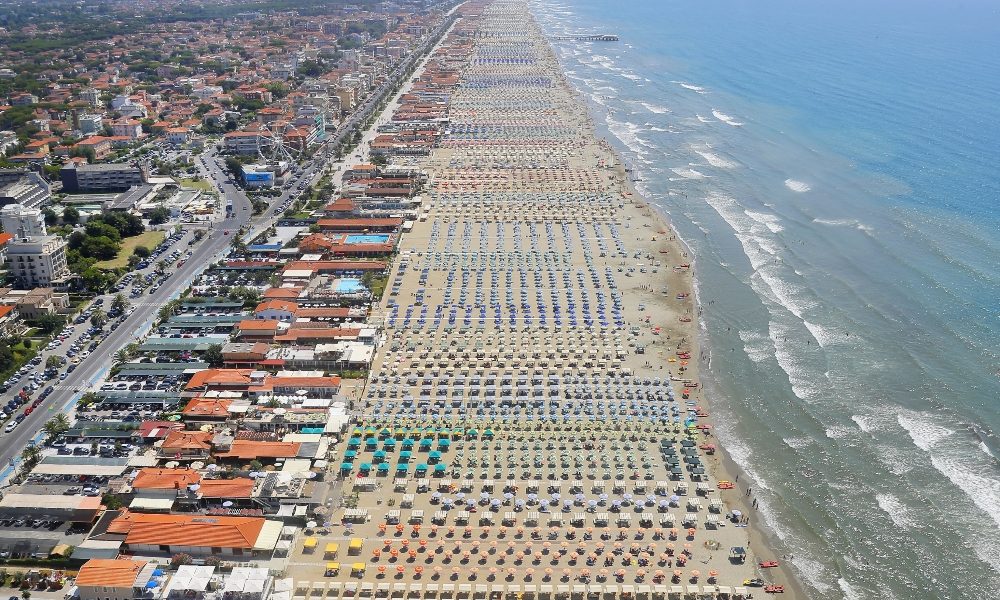 Annega in mare a Viareggio per salvare amica della figlia