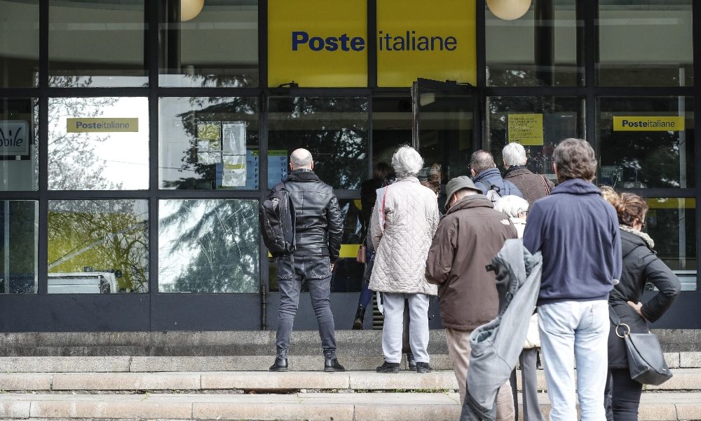 Nuovi orari delle Poste a Como e ritiro delle pensioni, tutte le informazioni necessarie a partire  dal 27 aprile