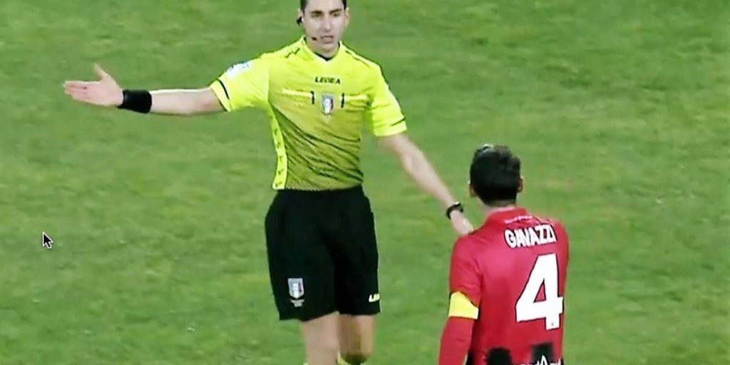 Lipomo, riconoscimento del Comune all’arbitro Andrea Colombo