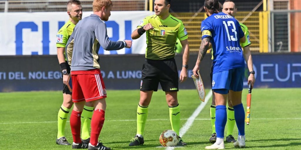 Colombo arbitra a Pisa, a Brescia il fischietto della gara-promozione