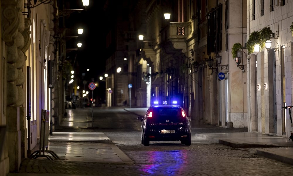 Assalti a bancomat con esplosivo, 7 arresti