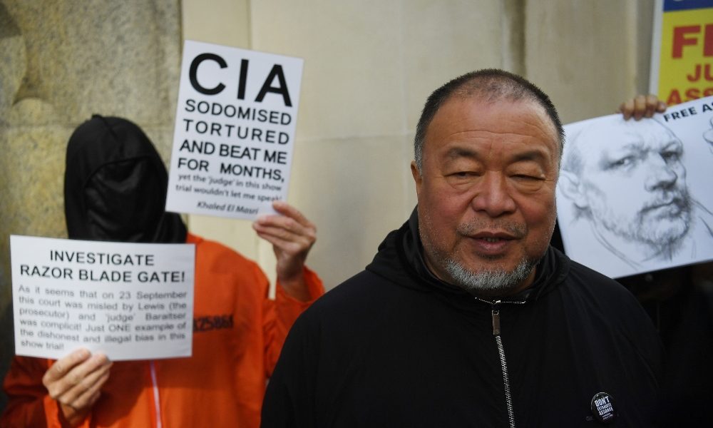 Assange: Ai Weiwei, la sua battaglia è per la nostra libertà