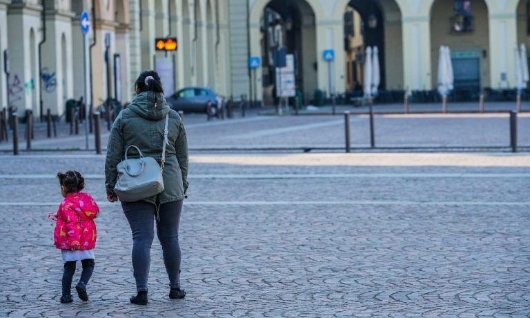 Assegno unico da marzo, da 50 a 180 euro, sale con 3 figli