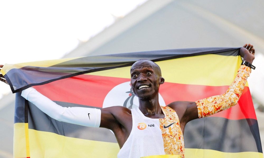 Atletica: record mondo 5 km strada, Cheptegei sotto i 13′