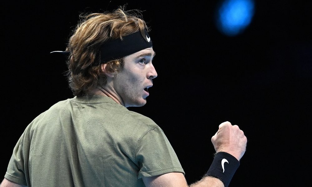 Atp Finals: Rublev batte Thiem 6-2, 7-5